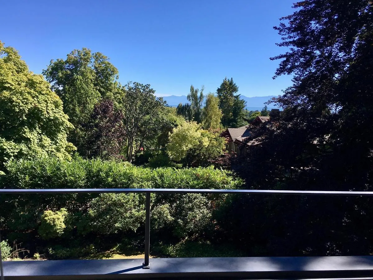Prior Castle Inn Victoria Bed & Breakfast