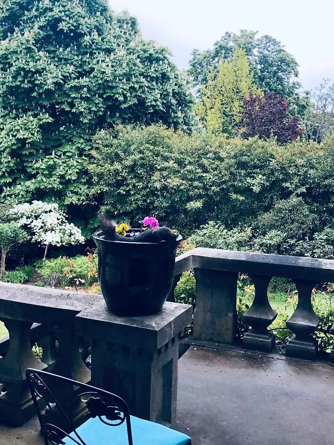Prior Castle Inn Victoria Canada
