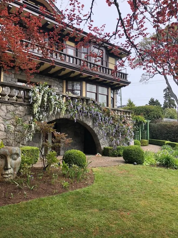 Prior Castle Inn Victoria Canada