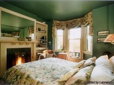 Prior Castle Inn Victoria Bed & Breakfast